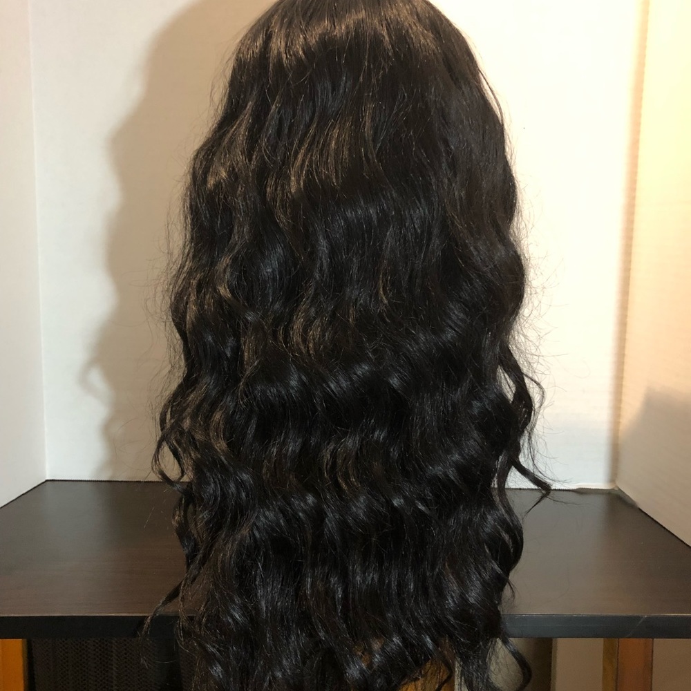 Wig - Picture 4 of 5